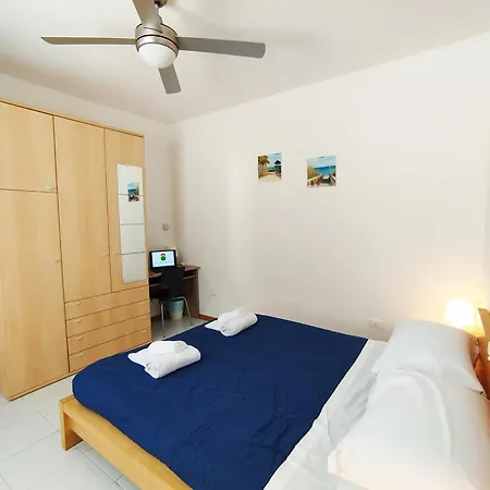 Storico In Viale Apartment Trieste